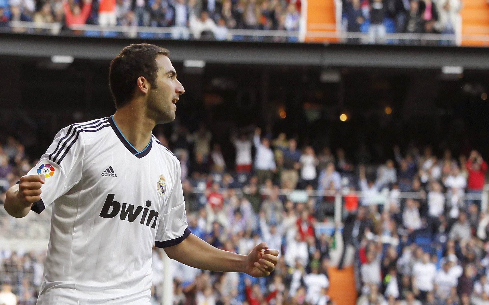 上海申花抢七大战横扫拜仁慕尼黑,王曼昱砍下9记关键球,全场沸腾